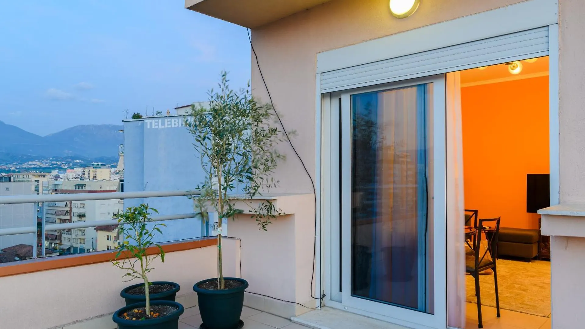 Terrace Tirana Cityscape 2 阿尔巴尼亚